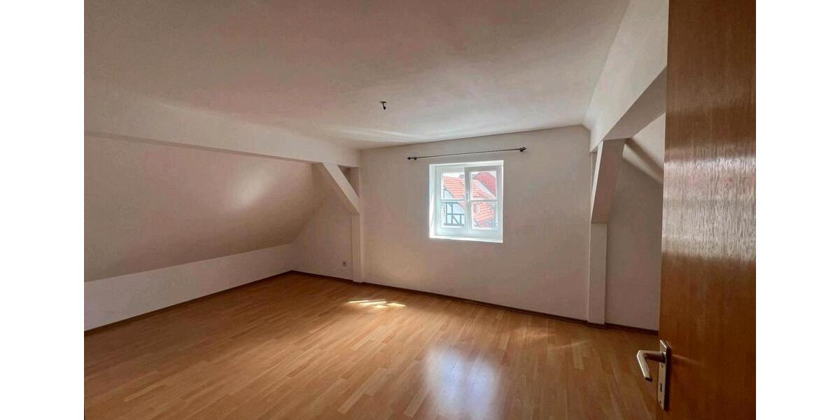 Dachgeschoßwohnung Rotenburg an der Fulda - 3 Zimmer, 80 m&sup2;, 500&euro; | Angebot:26132848
