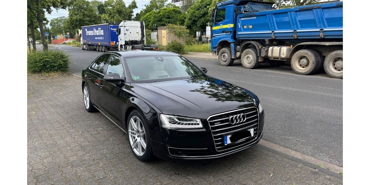 Audi A8 220.000 km 20.500 &euro; Köln 50997