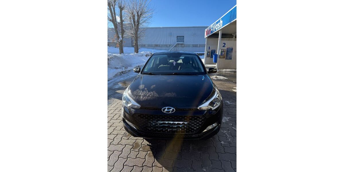 Hyundai i20 113.000 km 9.200 &euro; Röslau 95195