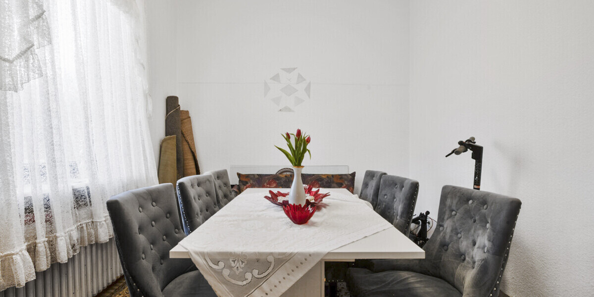 Delmenhorst-Stadtmitte Historische Stadtvilla mit zwei Wohneinheiten und Ausbaureserve - Zweifamilienhaus Delmenhorst | Angebot:25097305