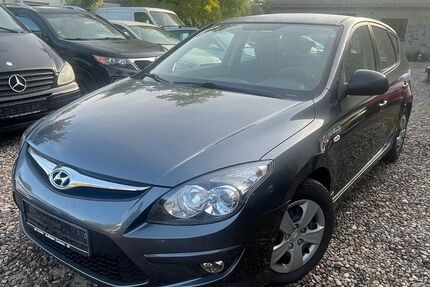 Hyundai i30 257.000 km 2.450 &euro; Berlin 10245