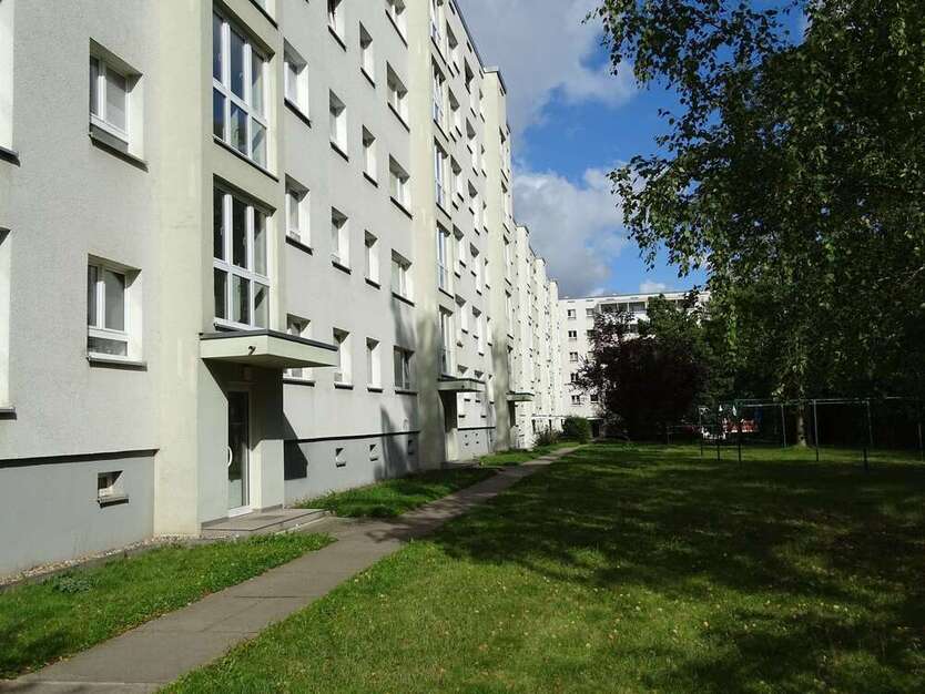 Wohnung zum Mieten in Dresden 226,56 € 26.56 m²