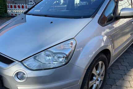Ford S-Max 255.237 km 2.899 &euro; Göttingen 37079