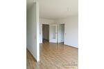 (13648 01) Meiningen: kleine ruhige 2-Zimmer Wohnung mit PKW-Stellplatz und Keller, EBK möglich