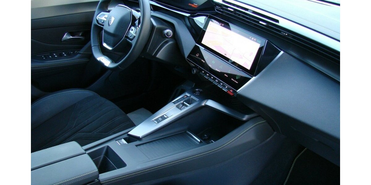 Peugeot 308 SW 1.5 GT ACC Panorama LED SCR 31.506 km 24.980 &euro; Falkensee 14612