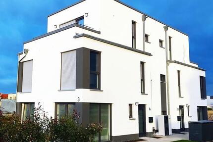 Haus Hochheim am Main - 6 Zimmer, 158 m&sup2;, 3.320&euro; | Angebot:26631325