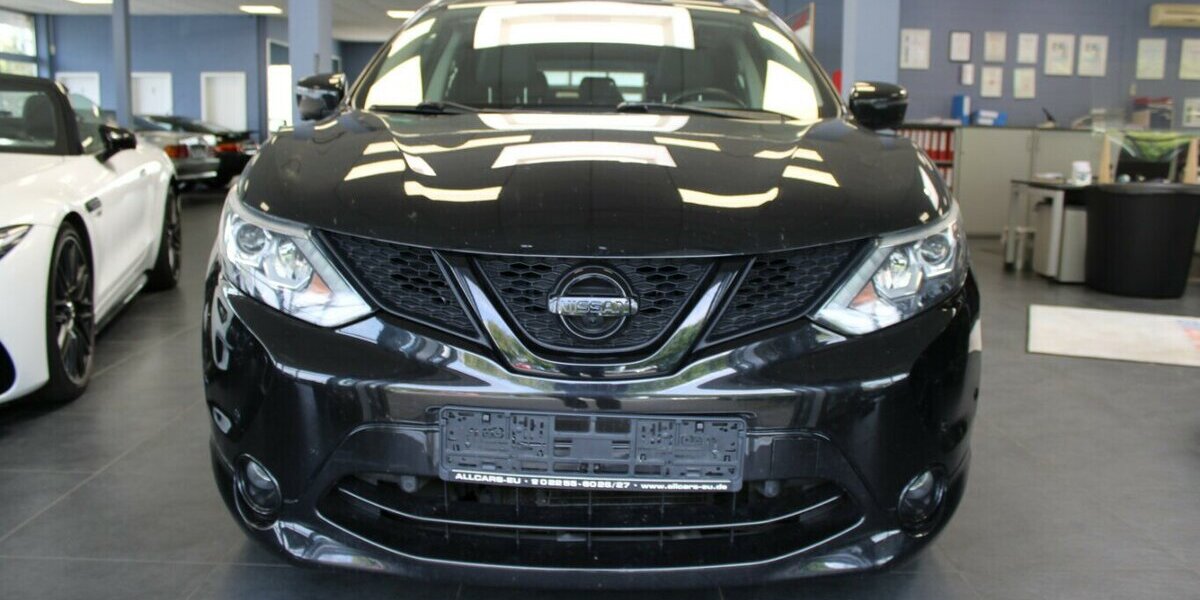 Nissan Qashqai 1.6 dCi Xtronic TEKNA - Pano - AHK - 108.138 km 14.980 € Euskirchen 53881