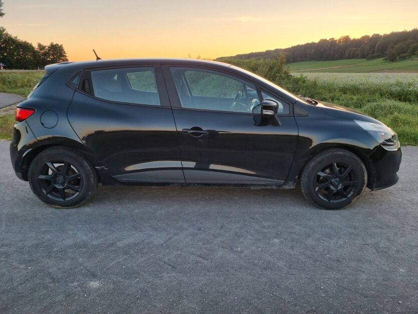 Renault Clio 145.000 km 4.200 € Augsburg 86167