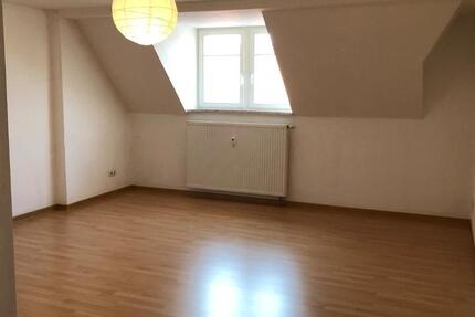 Gemütliche 2-Raum-Wohnung mit offener Küche im 3. OG 2 zimmer