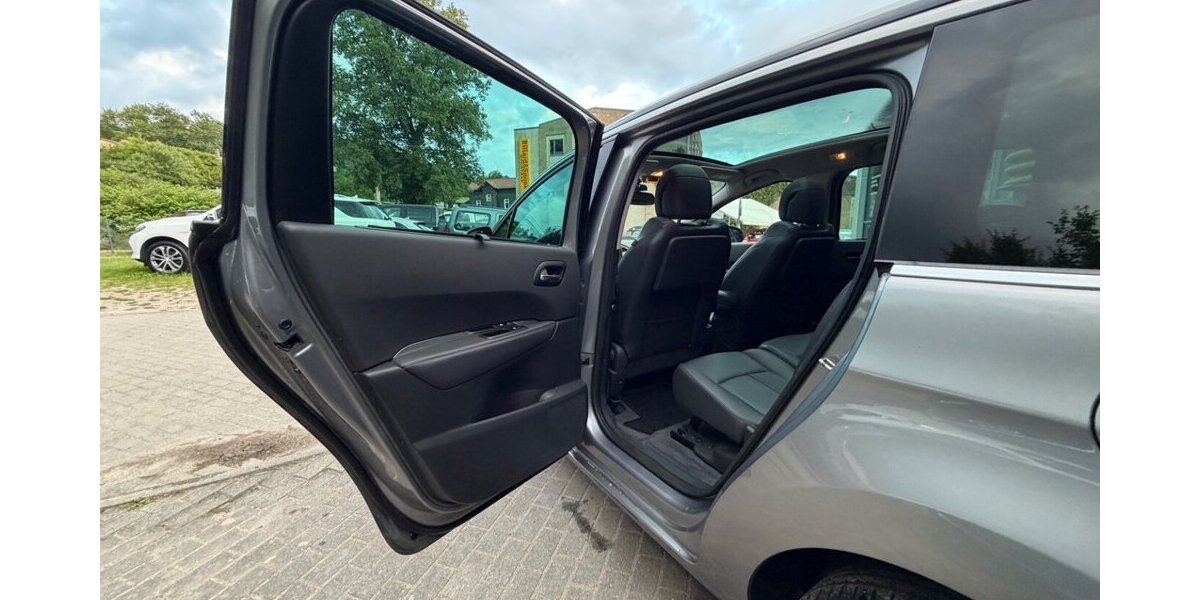 Peugeot 5008 SITZHEIZUNG LEDER AHK 117.000 km 6.499 &euro; Rudolstadt 07407