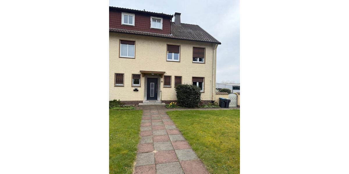 Doppelhaushälfte Bad Salzuflen - 8 Zimmer, 260 m&sup2;, 1.600&euro; | Angebot:26143853