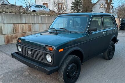 Lada Niva 80.200 km 5.490 &euro; Wahlrod 57614