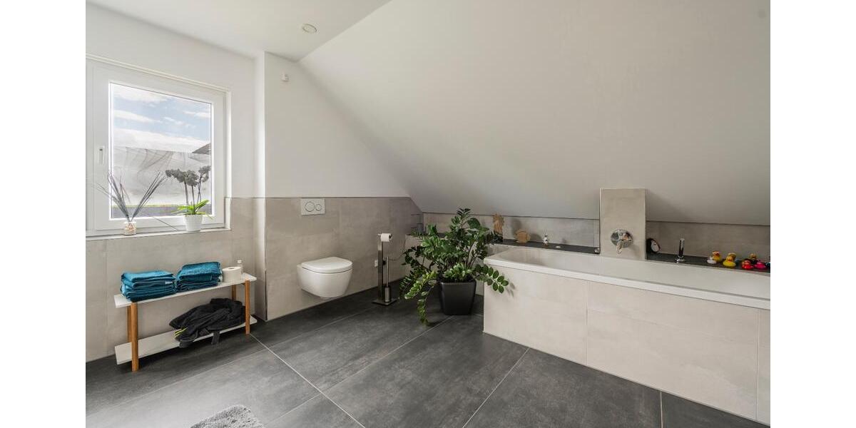 Doppelhaushälte neuwertiger Zustand Tönisvorst-Vorst 4 zimmer