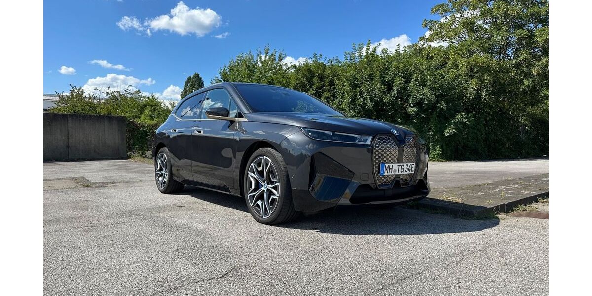 BMW iX 38.400 km 56.900 &euro; Mülheim an der Ruhr 45472