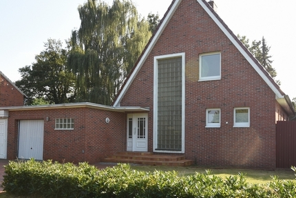 Großes Einfamilienhaus mit Wintergarten und zwei Garagen! 7 zimmer