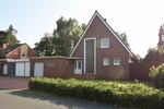 Großes Einfamilienhaus mit Wintergarten und zwei Garagen! 7 zimmer
