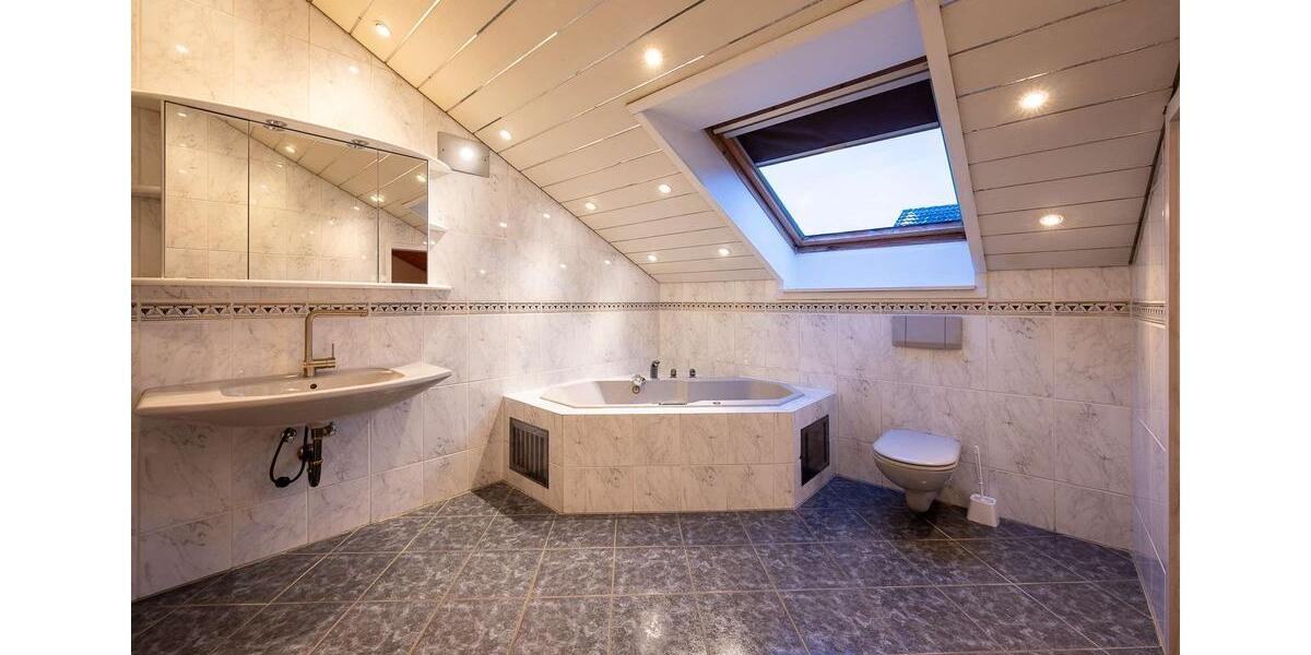 Reihenhaus Oberhaching Deisenhofen - 4 Zimmer, 195 m&sup2;, 2.990&euro; | Angebot:25268910