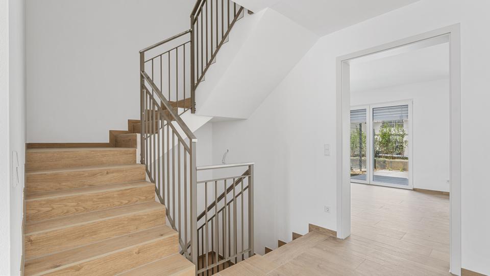 Reihenhaus Ingolstadt - 5.5 Zimmer, 150 m&sup2;, 1.950&euro; | Angebot:26561422