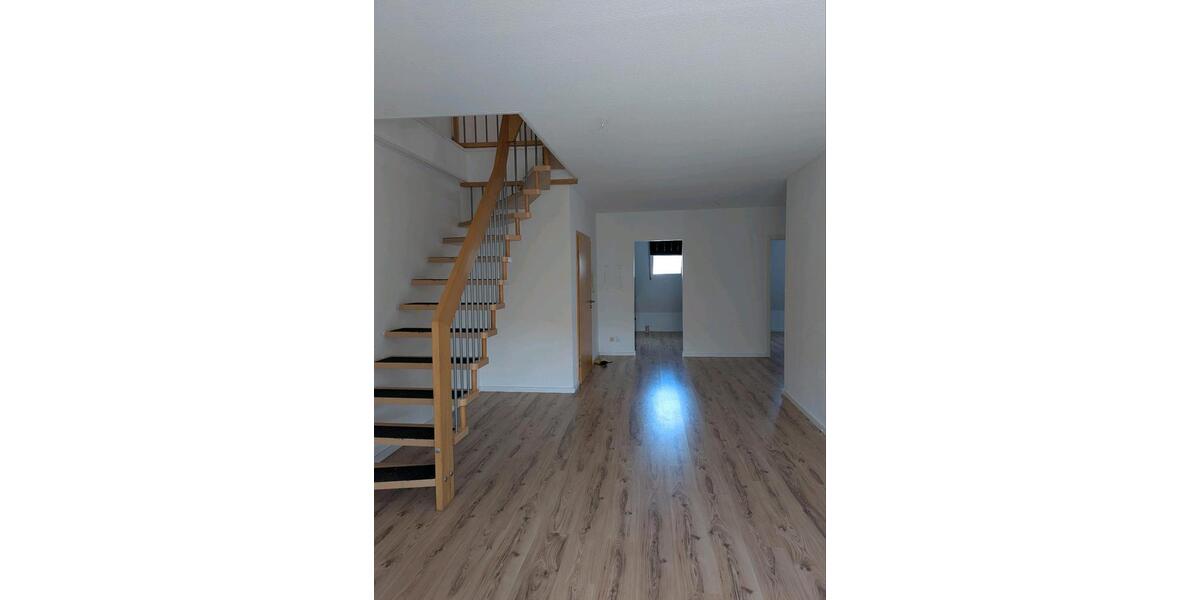 Dachgeschoßwohnung Stadtlauringen - 4 Zimmer, 86 m&sup2;, 199.000&euro; | Angebot:26163919