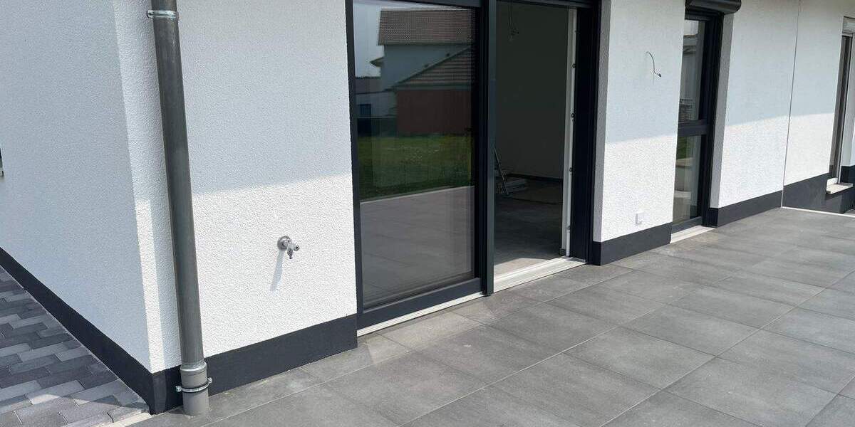 Erstbezug einer Neubau-Doppelhaushälfte mit großer Terrasse, Garten, ausgebautem Studio, Gäste-Bad mit Dusche 5 zimmer