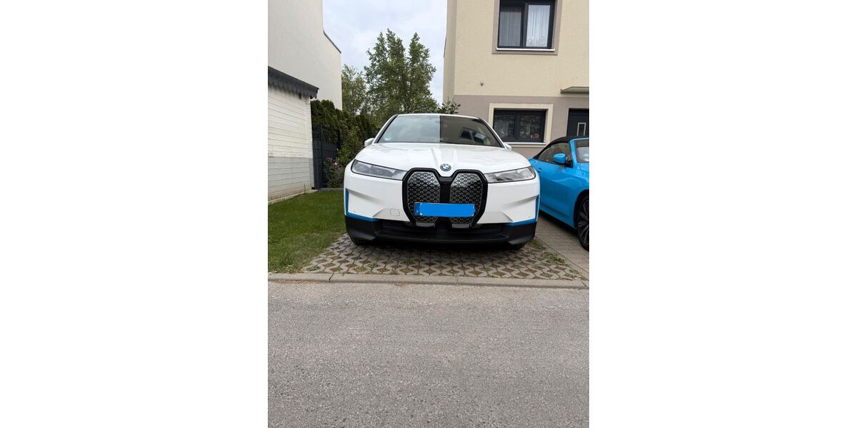 BMW iX 22.500 km 40.590 &euro; Berlin 14089