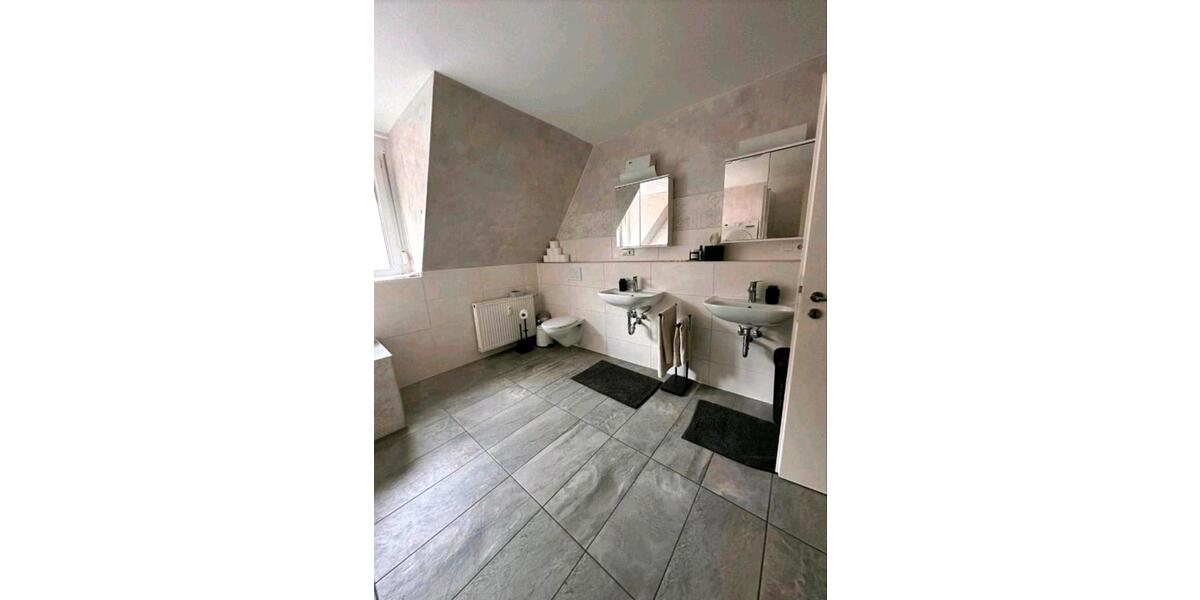 Maisonettenwohnung Hockenheim - 5 Zimmer, 125 m&sup2;, 1.250&euro; | Angebot:26553619