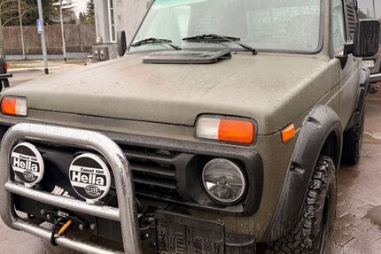 Lada Niva 60.500 km 10.450 &euro; Limeshain 63694