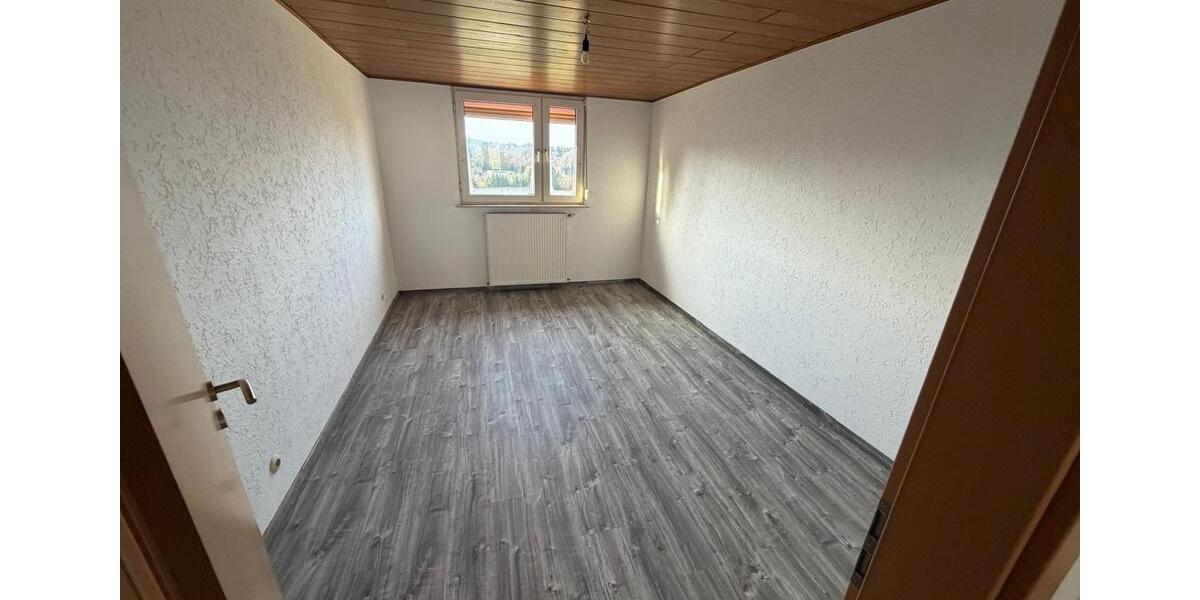 Etagenwohnung Ottweiler - 3 Zimmer, 70 m&sup2;, 650&euro; | Angebot:26223393