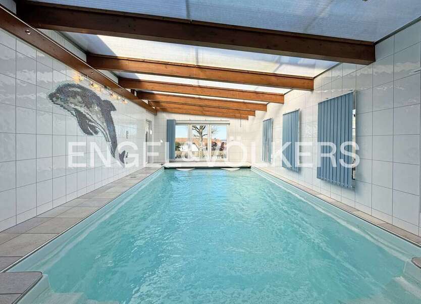 Haus zum Kaufen in Wehrheim 698.000 € 269 m²