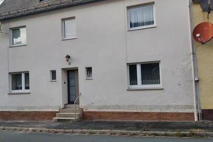 Haus Weißdorf - 4.5 Zimmer, 100 m&sup2;, 475&euro; | Angebot:25553110