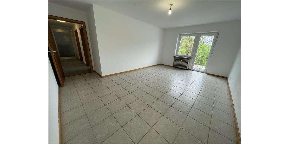 Etagenwohnung Hermeskeil - 4 Zimmer, 103 m&sup2;, 800&euro; | Angebot:26676352