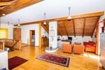 Großzügiges Zuhause mit umzäunten Gartengrundstück und vielseitigem Studio - Einfamilienhaus Schönthal | Angebot:27038045