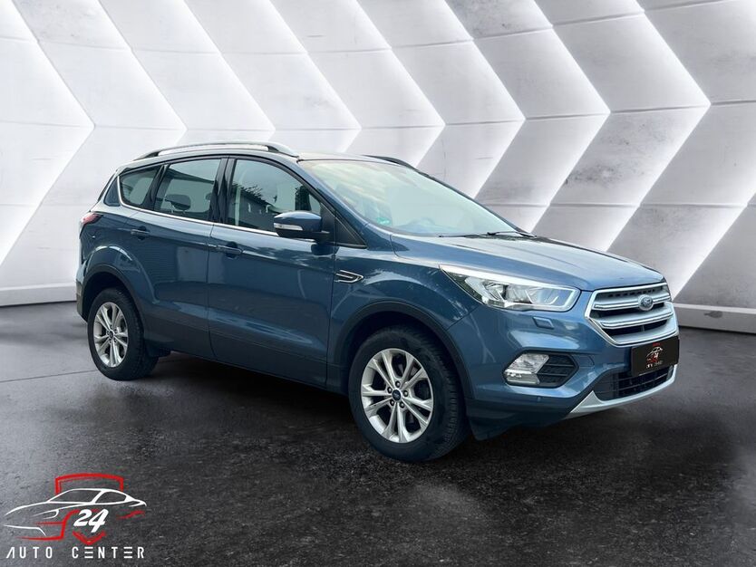 Ford Kuga 88.000 km 12.999 € Berlin 12439