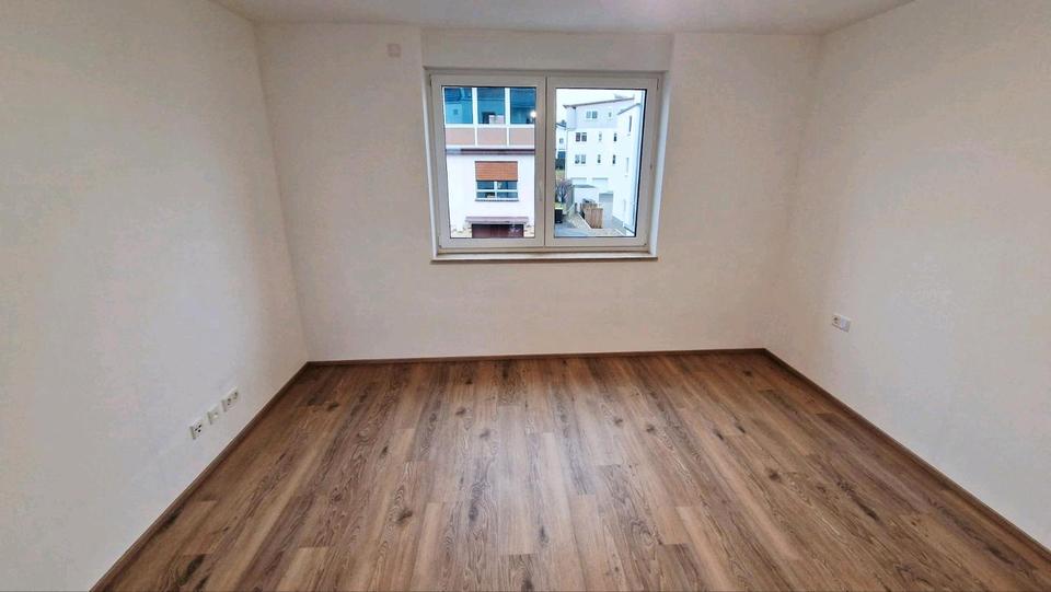 Etagenwohnung Niestetal - 2 Zimmer, 70 m&sup2;, 990&euro; | Angebot:25311598