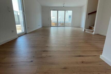 Haus Mainhausen - 4 Zimmer, 130 m&sup2;, 1.550&euro; | Angebot:25964505