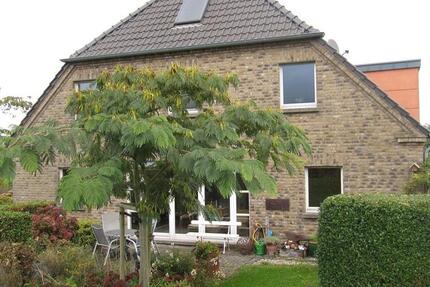 IM EINKLANG MIT DER NATUR Hochwertiges Einfamilienhaus mit Traumgarten zimmer