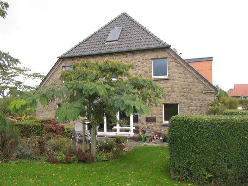 IM EINKLANG MIT DER NATUR Hochwertiges Einfamilienhaus mit Traumgarten zimmer