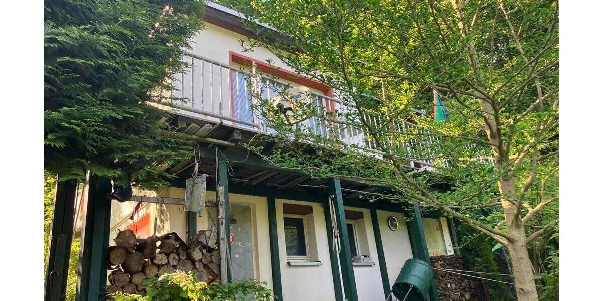 Massiv gebautes Ferienhäuschen mit Kamin und wunderbarer Aussicht auf eigenem Grundstück zimmer