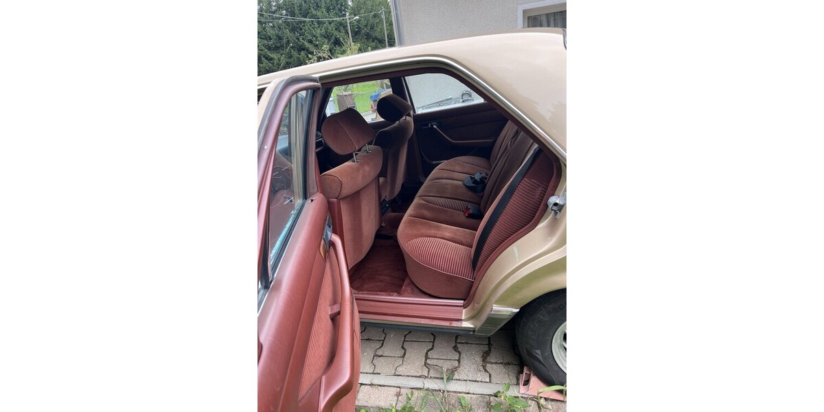 Mercedes-Benz 380 300.776 km 14.900 &euro; Waldheim 04736