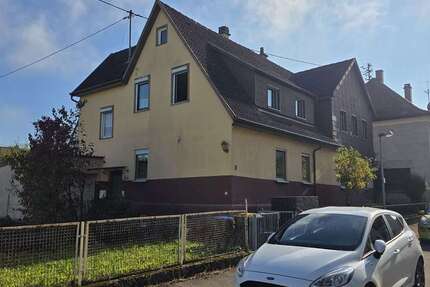 Haus zum Kaufen in Frickenhausen 450.000 € 200 m² 7 zimmer
