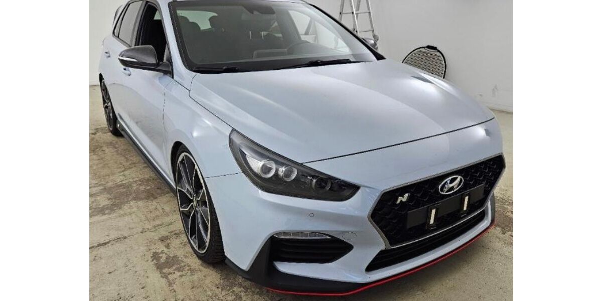 Hyundai i30 105.000 km 19.800 &euro; Dresden 01108