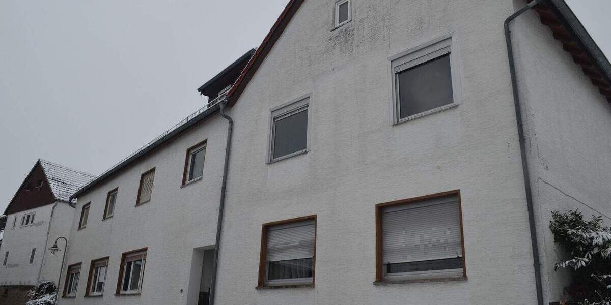 Etagenwohnung Grävenwiesbach Mönstadt - 4 Zimmer, 96 m&sup2;, 800&euro; | Angebot:25302778