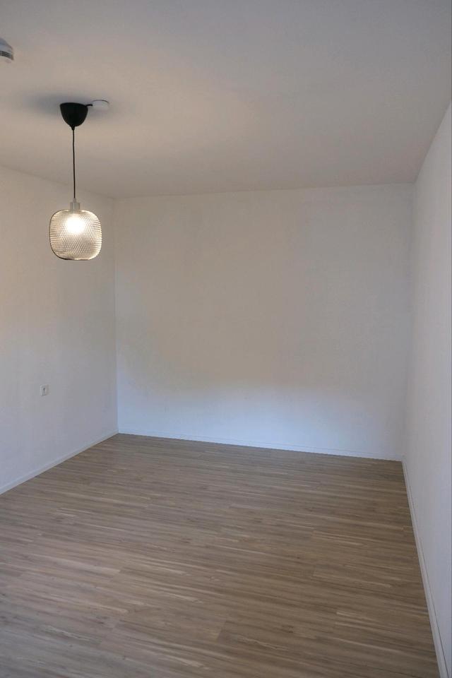2 Zimmer im Souterrain