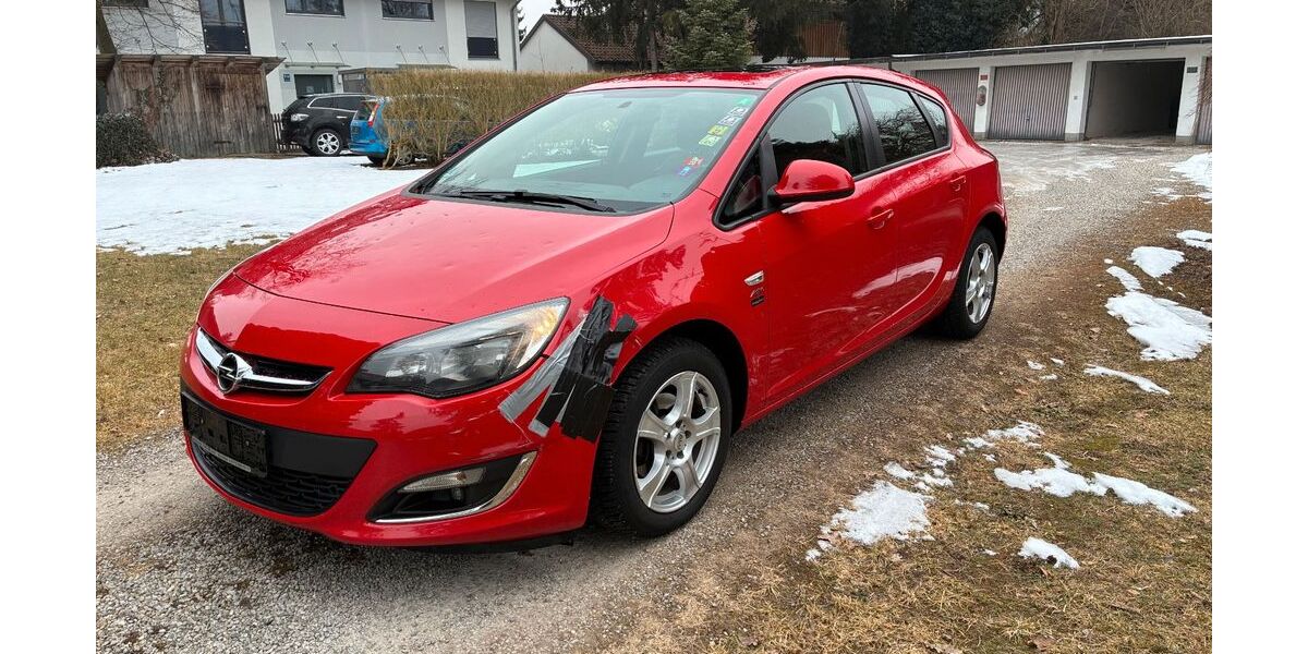 Opel Astra 128.000 km 2.799 &euro; München 81739