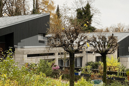 Zeitlose Architektur in KA-Bergwald: vielseitiges, einzigartiges Reihenhaus für Paare & Familien 6 zimmer
