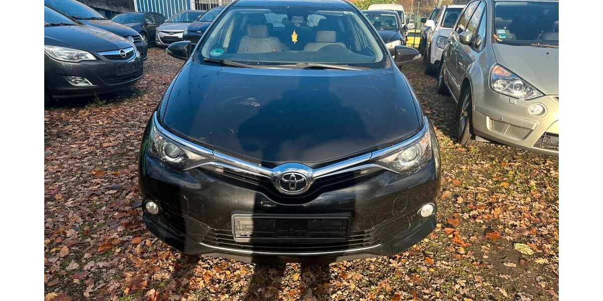 Toyota Auris 160.482 km 7.700 &euro; Hamburg 21079