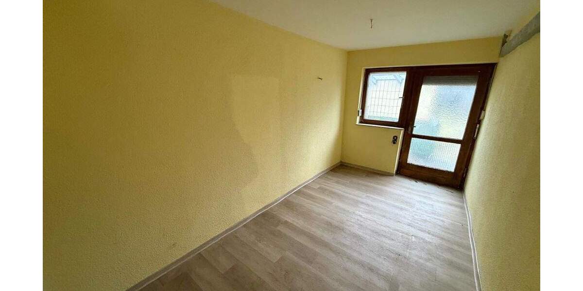 Einfamilienhaus Quierschied Göttelborn - 7 Zimmer, 123 m&sup2;, 99.000&euro; | Angebot:24838473