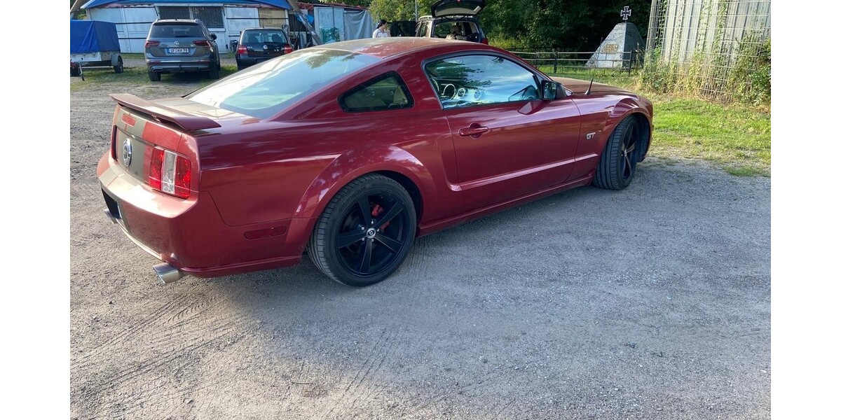 Ford Mustang 58.000 km 17.600 € Mannheim 68159