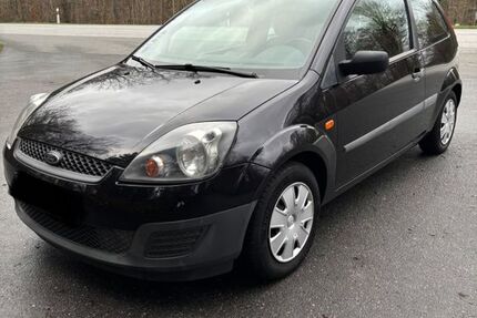 Ford Fiesta 121.549 km 2.200 &euro; Neumünster 24534