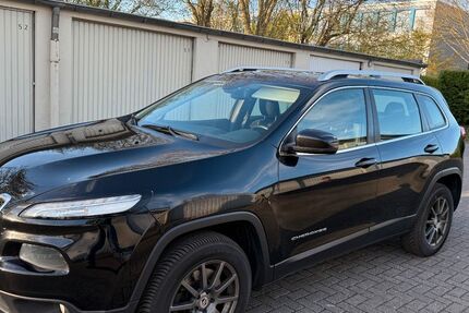 Jeep Cherokee 150.000 km 11.790 € Aachen 52068